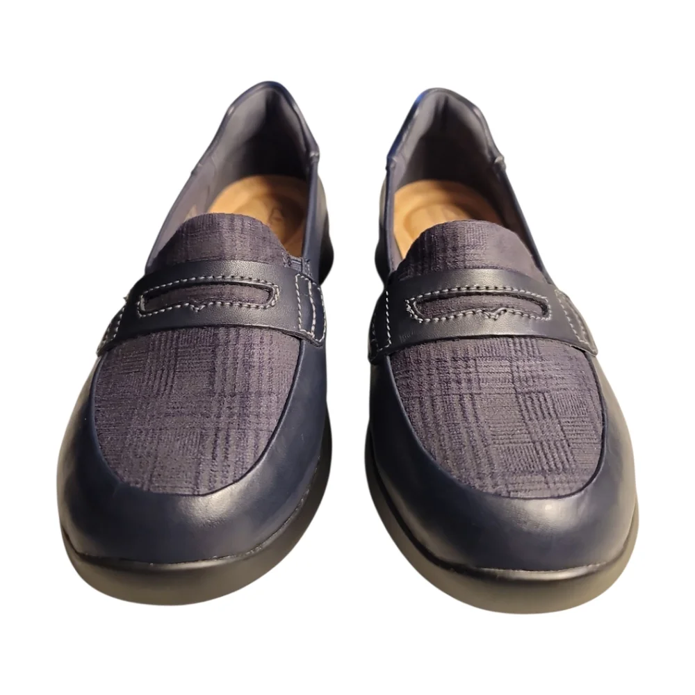 Clarks Ellowyn Penny Loafers 7W womens Navy leather textile preppy academia